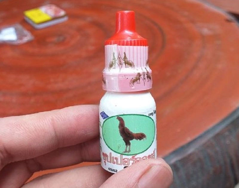 Can thiệp y tế cho gà